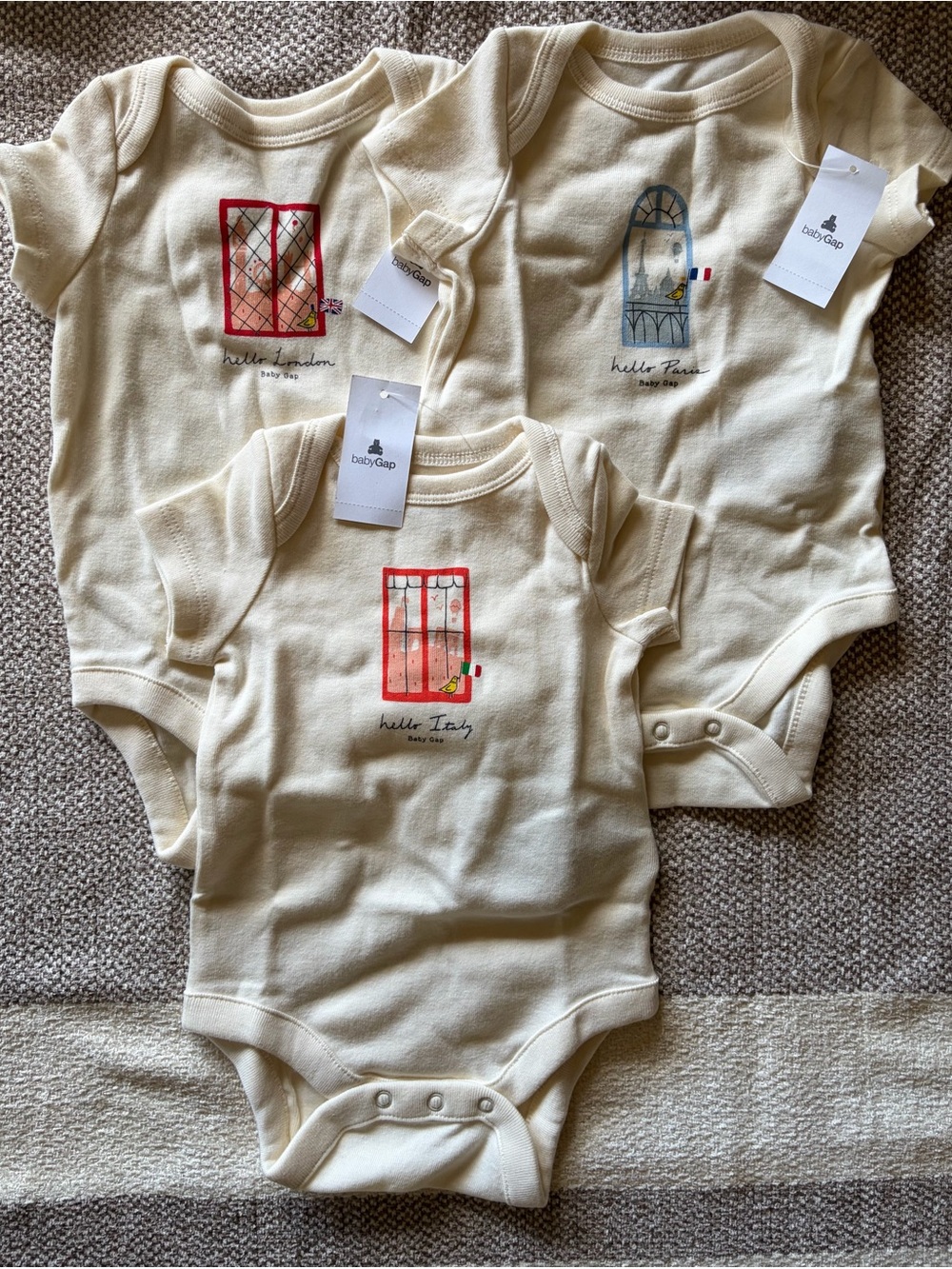 Set 3 Baby GAP Hello City One-Piece Body Suit  Italy London Paris 0-3 months